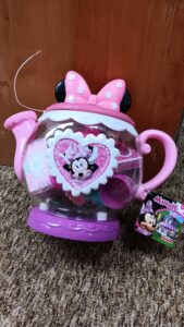 Minnie Mouse toy tea set